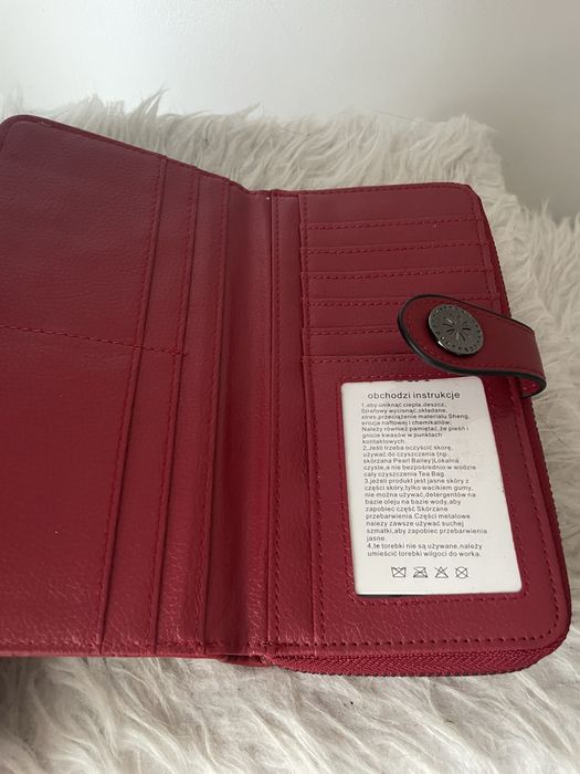 Nowy czerwony damski portfel