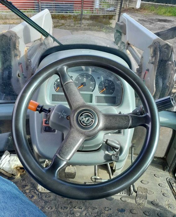 Tractor VALTRA N 142 D