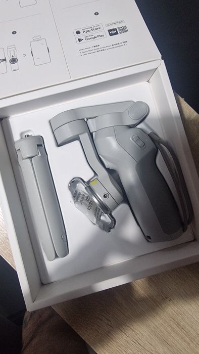Gimbal dji Osmo Mobile 4 pro