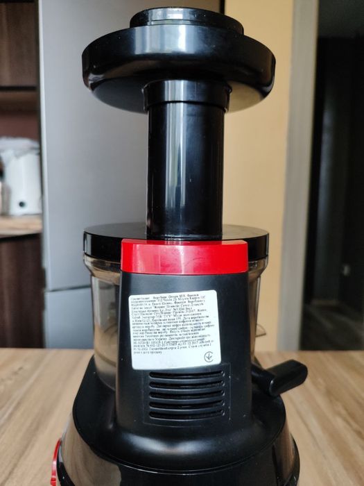 Соковижималка TEFAL JUICEO ZC150838