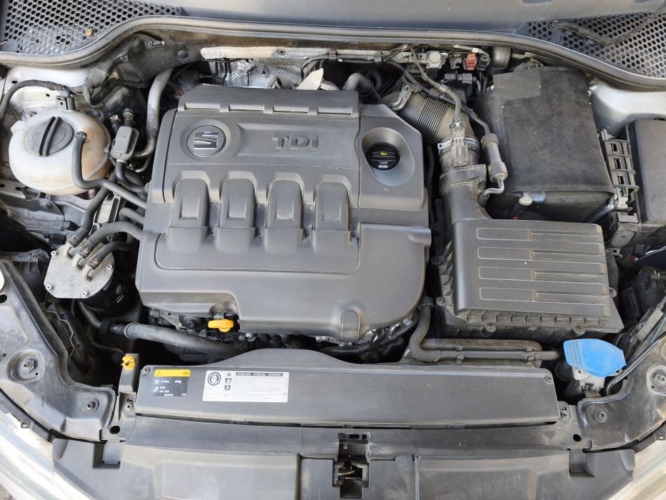 SEAT Leon ST 1.6 TDI 110cv | GPS | Sensores F/T | Cruise Control | Excelente Estado