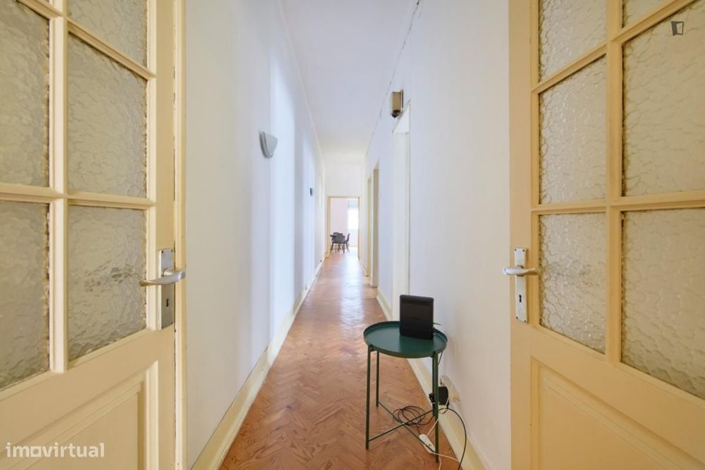 Quarto - localizado em Entrecampos Lisbon
