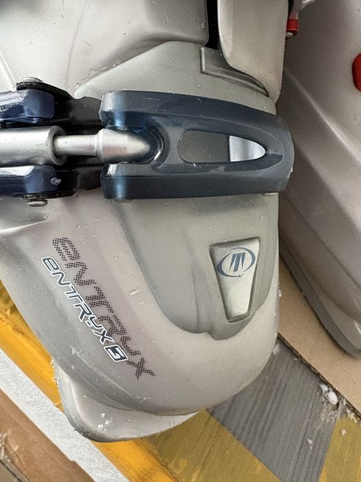 Продам б/в гірськолижний комплект: лижі з кріпленям та черевики