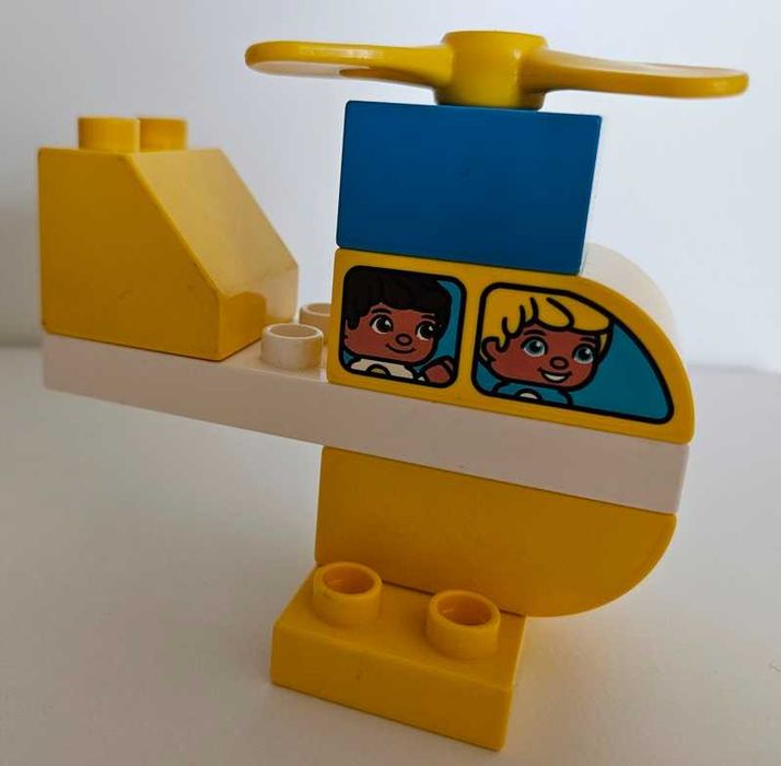 Mój pierwszy autobus, bus – Lego Duplo 10851 oraz helikopter