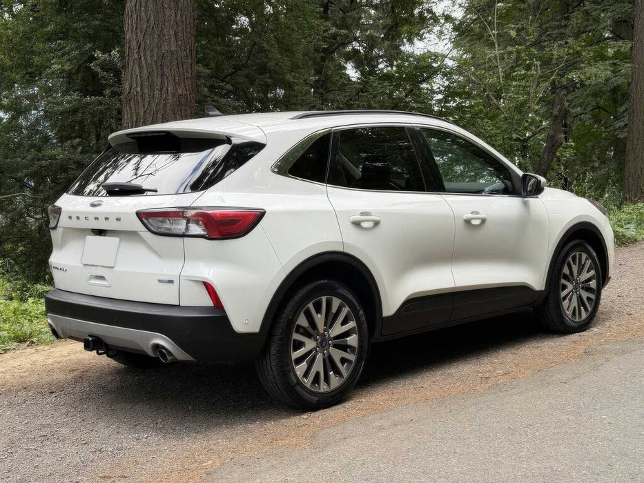 Ford Escape Titanium      2022