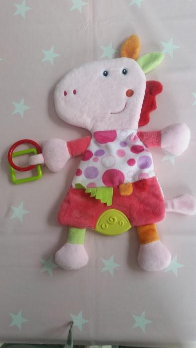 Zabawka dla niemowlaka, szeleszcząca sukienka, gryzak. Lekka.