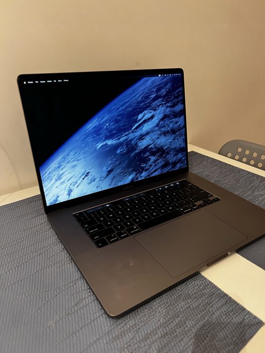 MacBook Pro 16” 2019 – i9 / 16GB RAM / 1TB SSD – SUPER cena