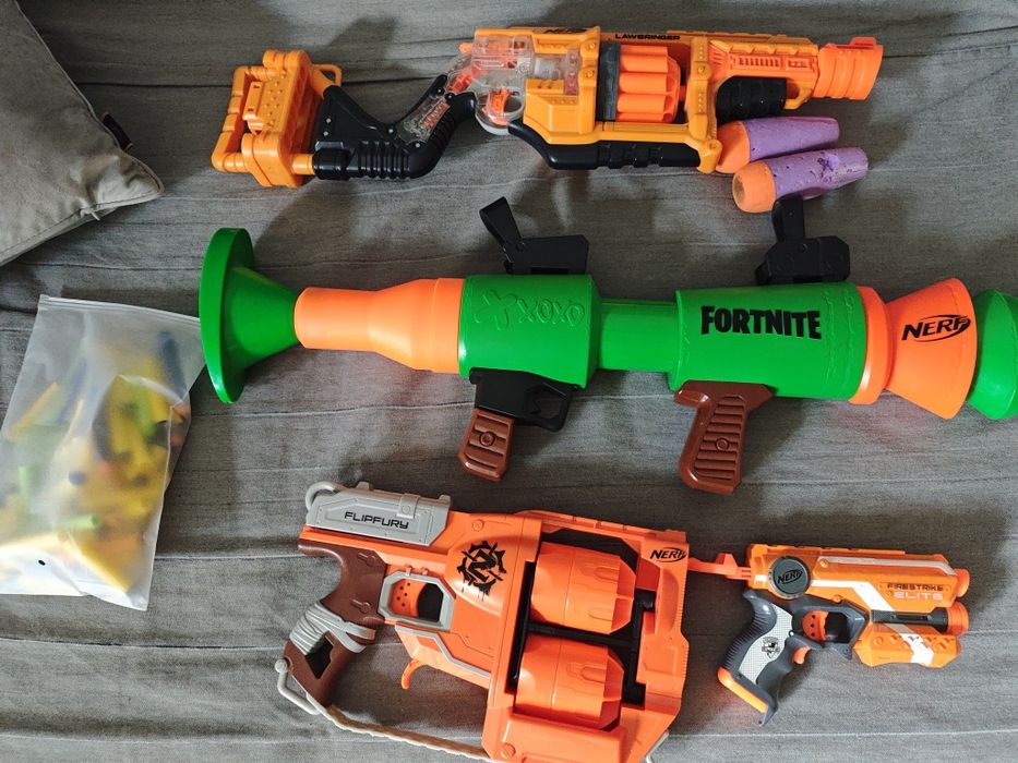 NERF fortnite flipfury firestrike lawbringer