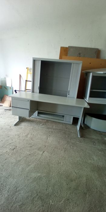 Armário e Conjunto 2 Secretárias