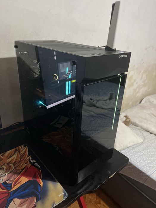 Computador torre com monitor