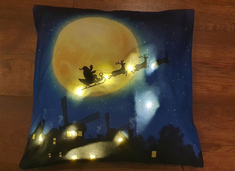 Dwie poszewki świecące na jaśki Mikołaj 40x40