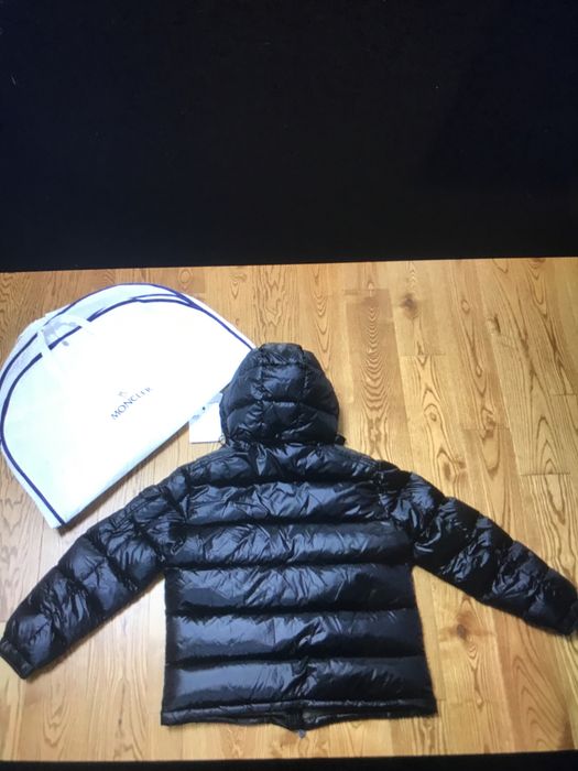 Kurtka moncler maya nowa