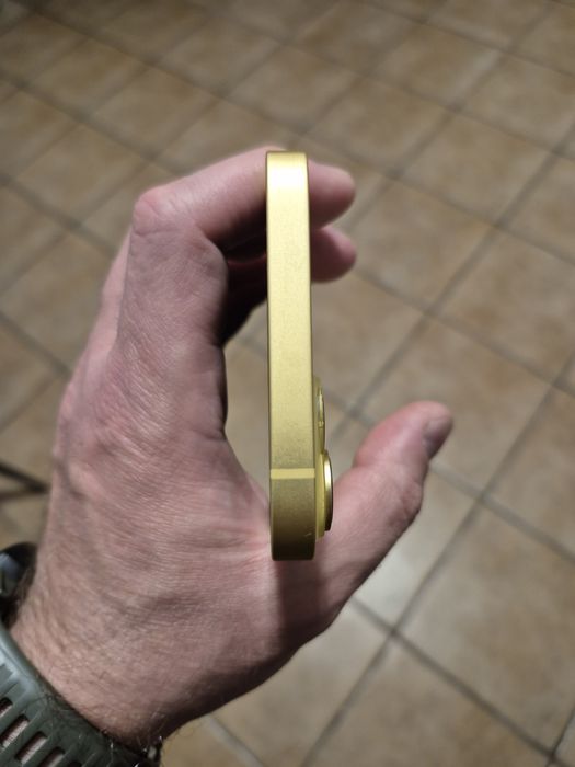 Продам свій IPhone 14 Plus на 256 Gb Neverlock.