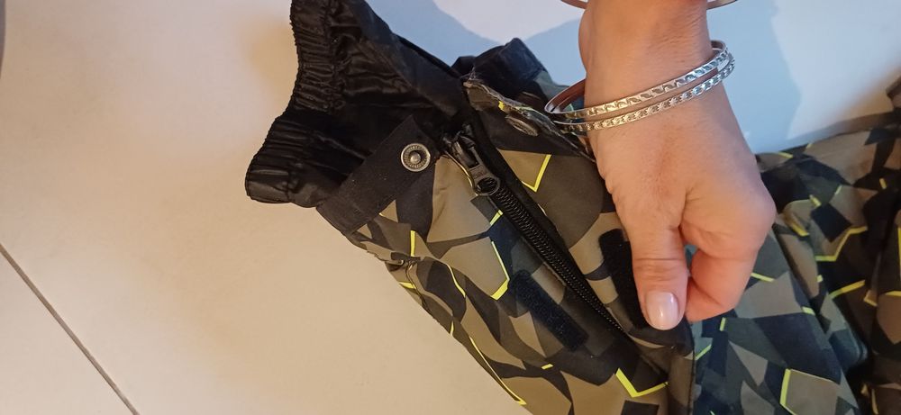 Spodnie narciarskie Mountain Warehouse, na 8-10l.