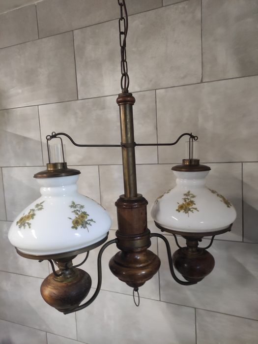 Zabytkowy żyrandol lampa