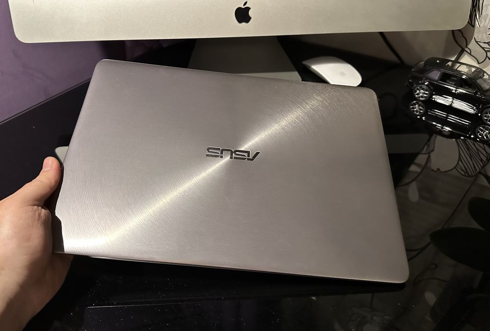 Ноутбук Ультрабук Asus Zenbook i5-8250(1.6-3.4 ГГц)DDR4 8GB/ SSD 512GB