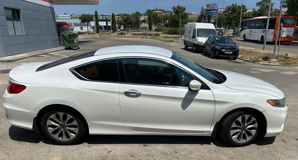 Крута та дуже емоційна Honda Accord Coupe LX-S.