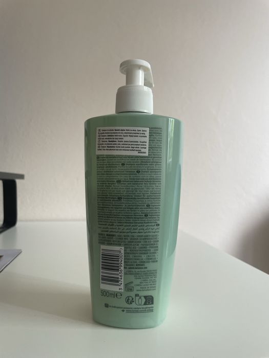 Kérastase Specifique Bain Divalent, szampon równoważący o pojemności 500 ml.