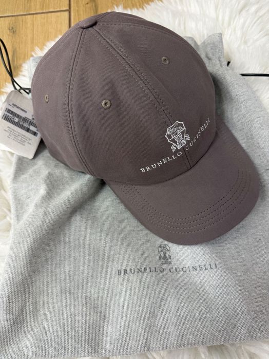 Оригінальні кепки Brunello Cucinelli
