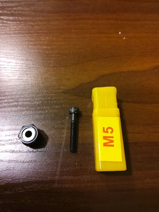 Nitownica ręczna do nitonakrętek M5