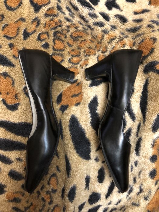 Кожаные шикарные туфли лодочки удобные устойчевые