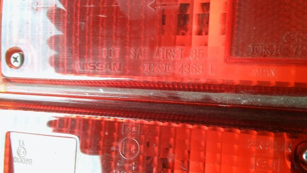 Farois traseiros nissan cabstar