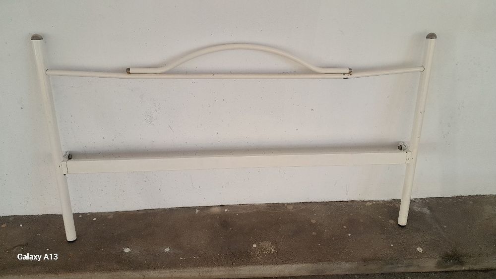 Cama de casal em ferro lacada Branco