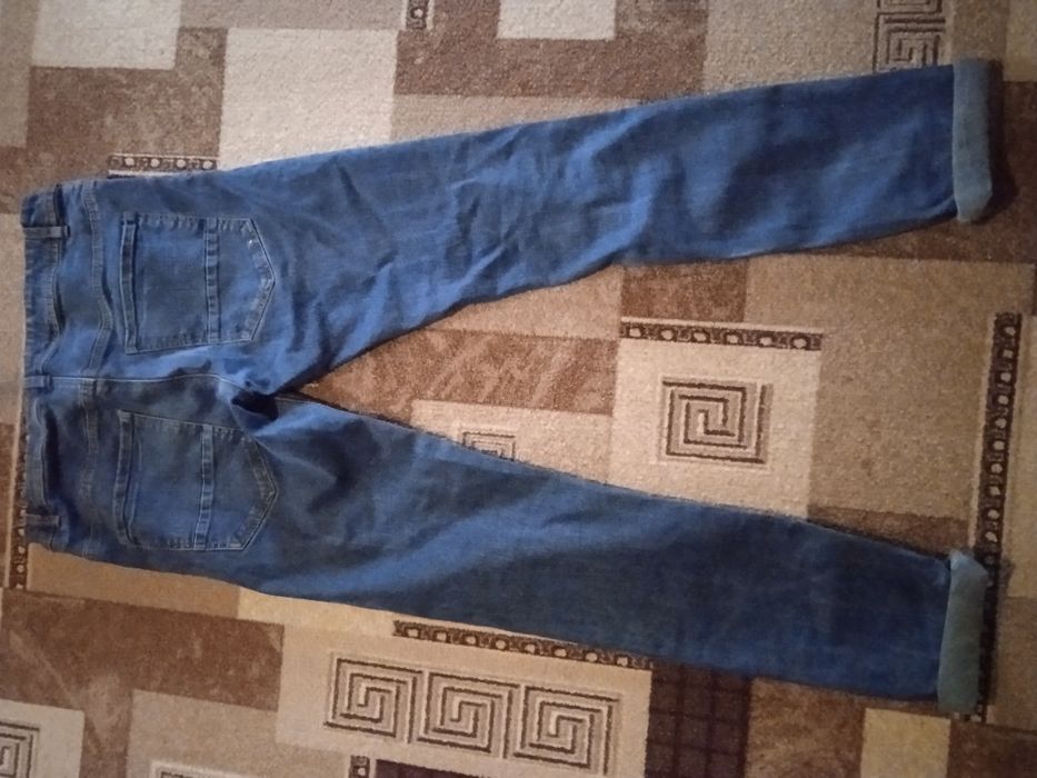 Продам джинси завужені