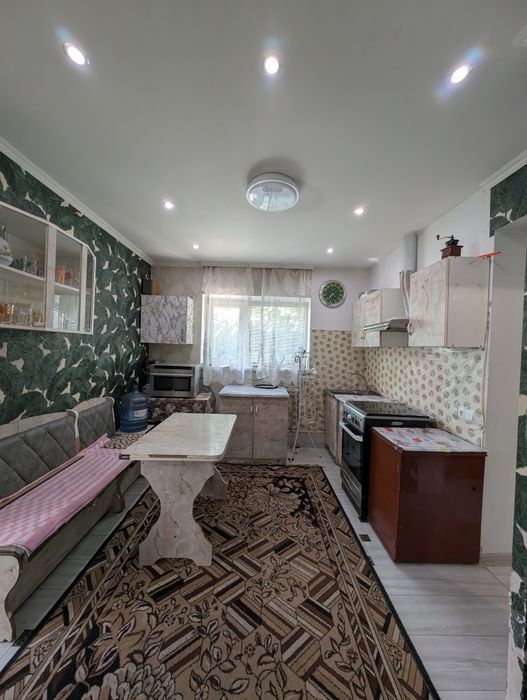 Продам  половину дома  с  баней на Сортировке.Свой двор.Заезд для авто