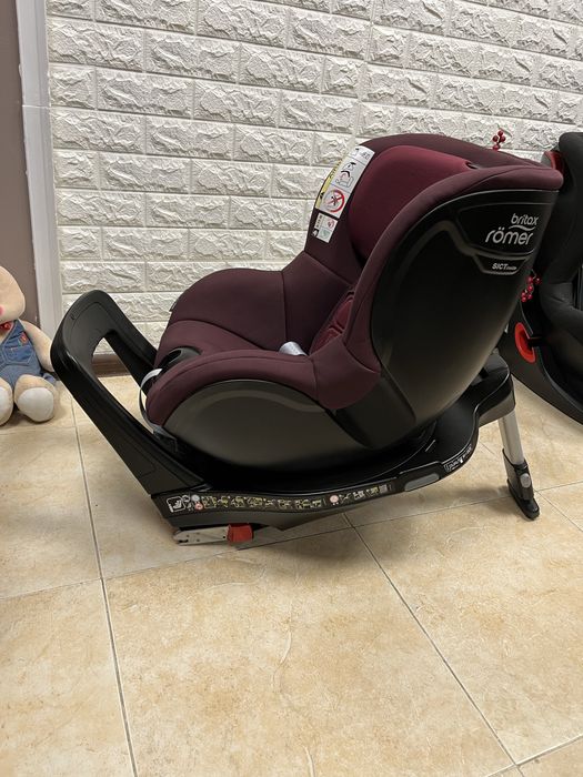 Автокрісло Britax Römer DUALFIX M i-SIZE Група 0+/1 (0-18 кг)