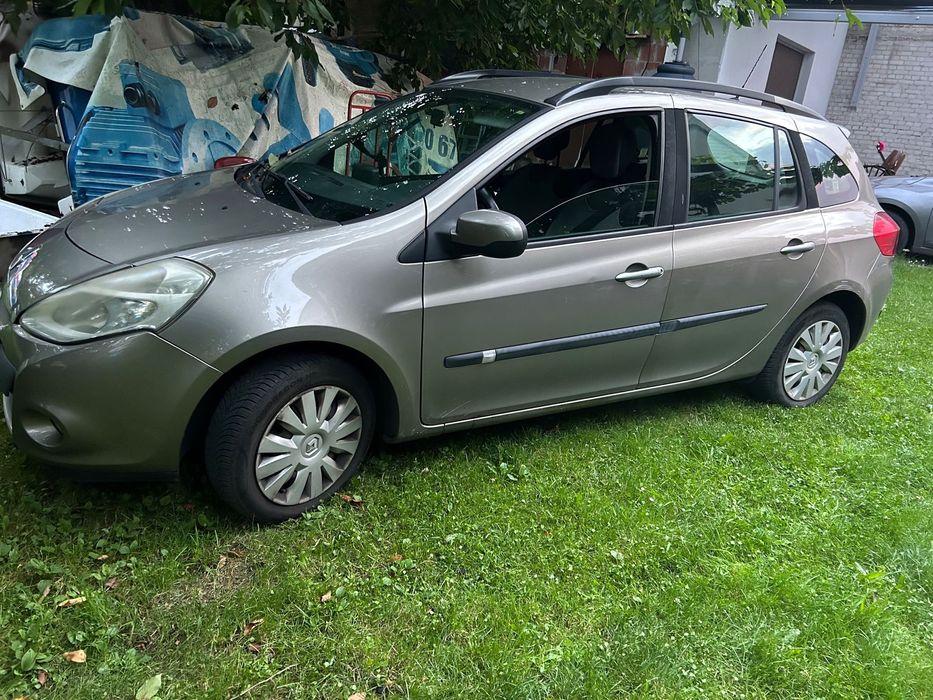 Renault Clio Renault clio kombi (grand tour) 2010 mały przebieg