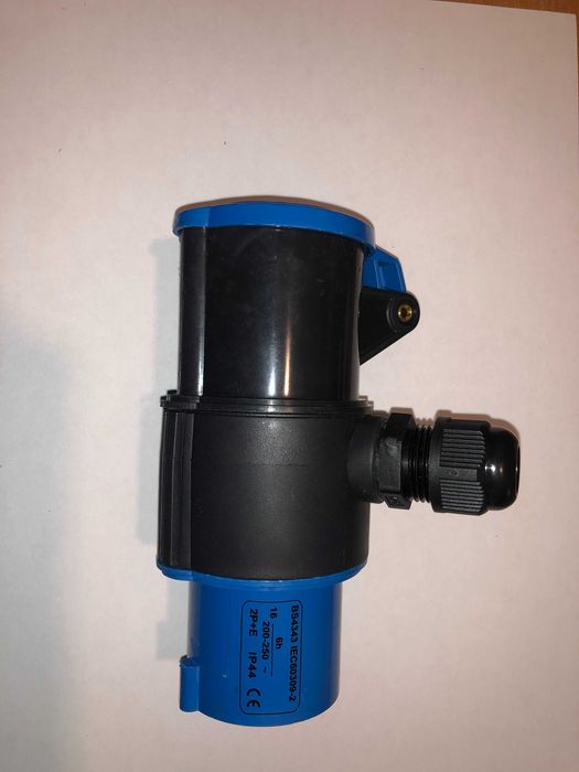 Ficha Tipo PCE Lewden T-Line 16 Amperes IN/OUT