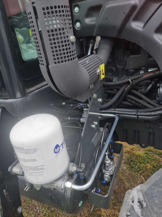 Трактор ArmaTrac 1104 LUX Пневма навес 5т 2 вани Perkins ZF 16+16 АРК