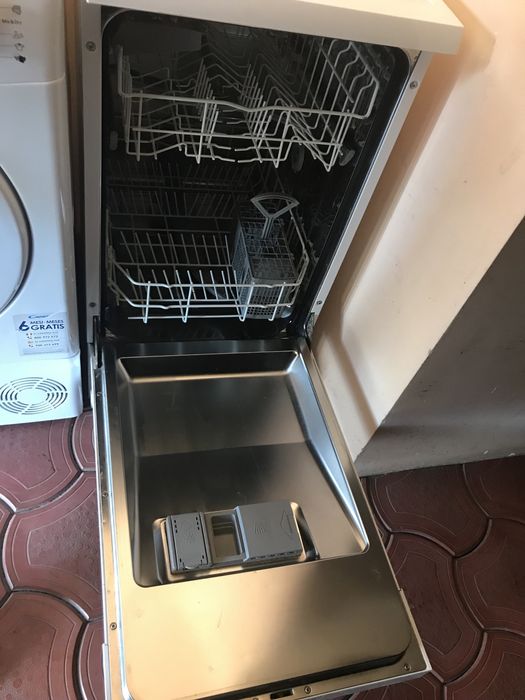 Продам німецьку посудомийну  машинку 45 см. Siemens.