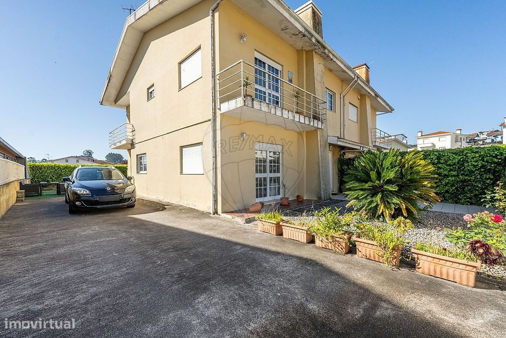 T4 Detached House for Sale