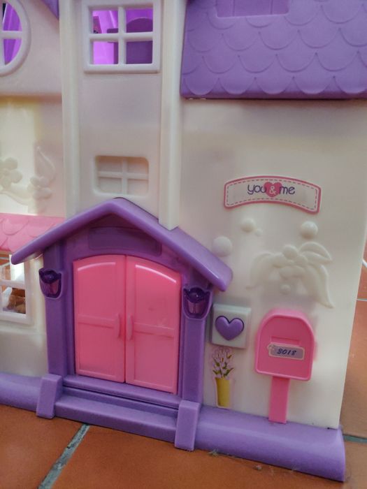 Casa You&Me com campainha e luz