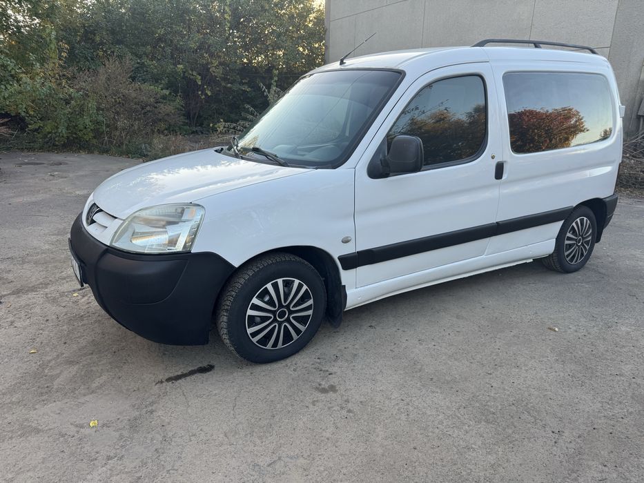 авто Пежо партнер