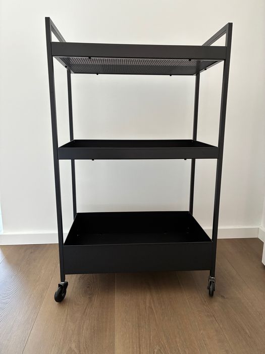 Carrinho preto Nissafors do Ikea