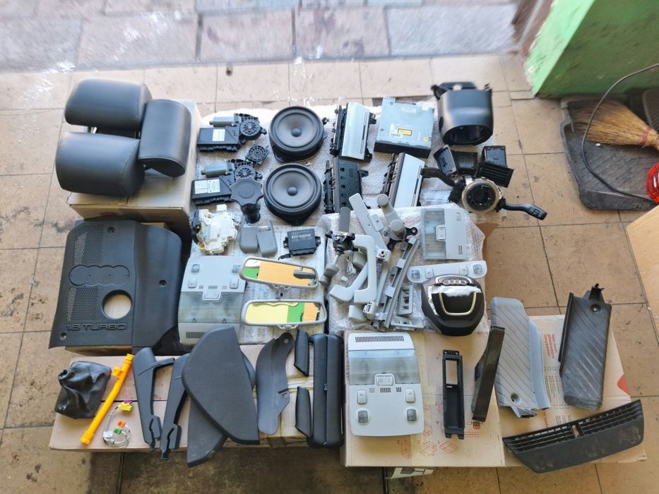 Пластик салону Audi A4 B6/B7