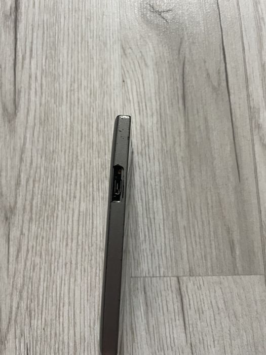 Sony Xperia 26 GB + etui GRATIS