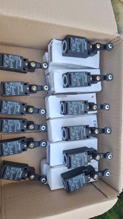 Lote 24 Interruptores Fim de Curso Omron D4D-1120N (Novos)