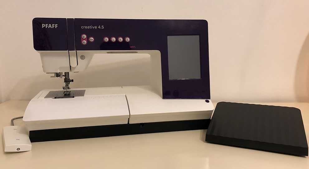 Máquina de Bordar e Costura PFAFF Creative 4.5
