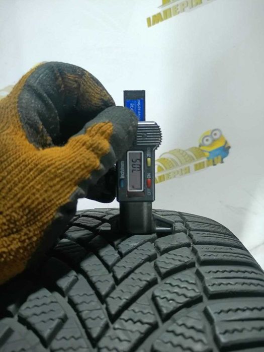 Шина Bridgestone 205/55R17. 1шт. Зима Розпаровка (354)