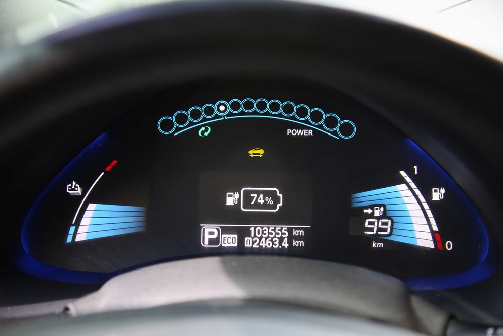 Продам Nissan Leaf
