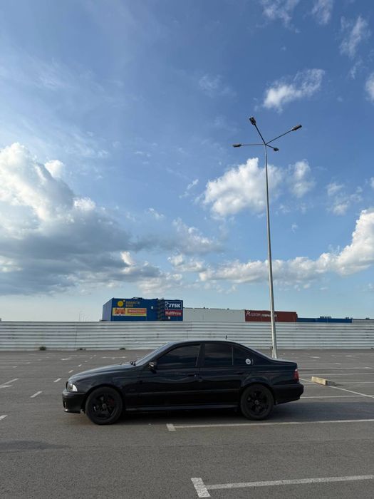 Продам BMW E39 2.0