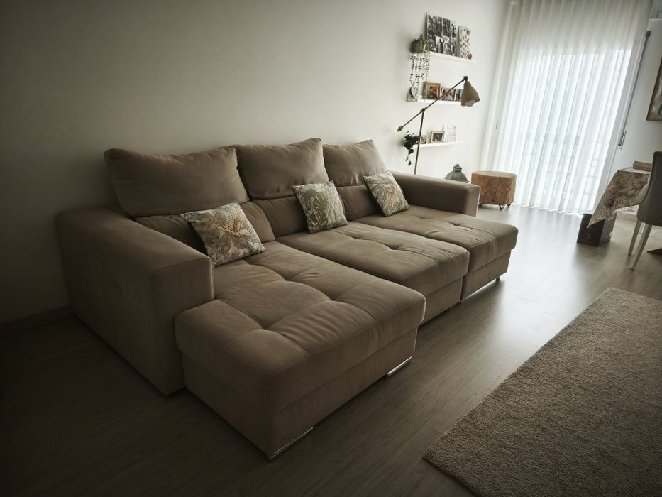 Sofá com chaise longue