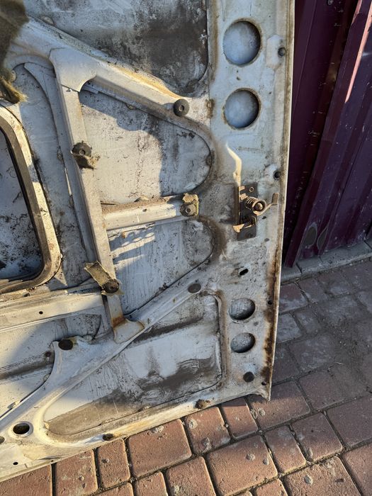 Капот Isuzu trooper