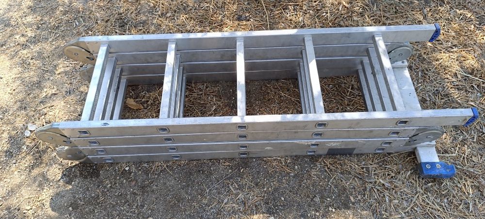 Escadas articuláveis