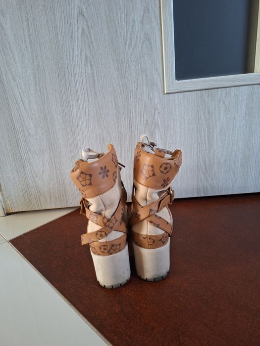 Buty na obcasie madamrock