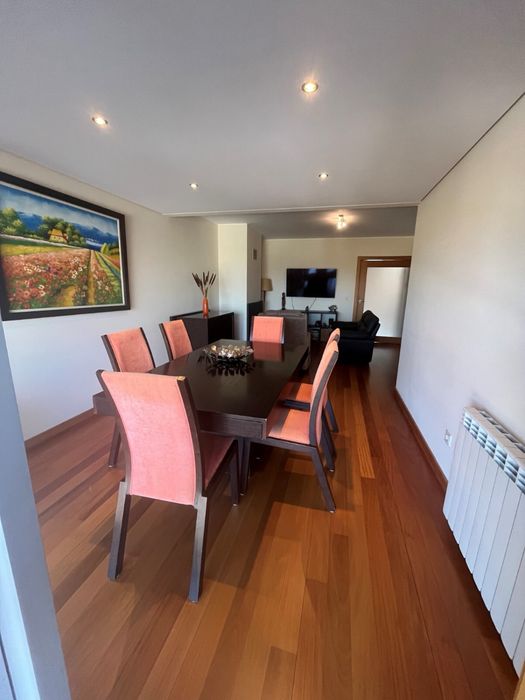 Apartamento T2 para arrendar Pedroucos